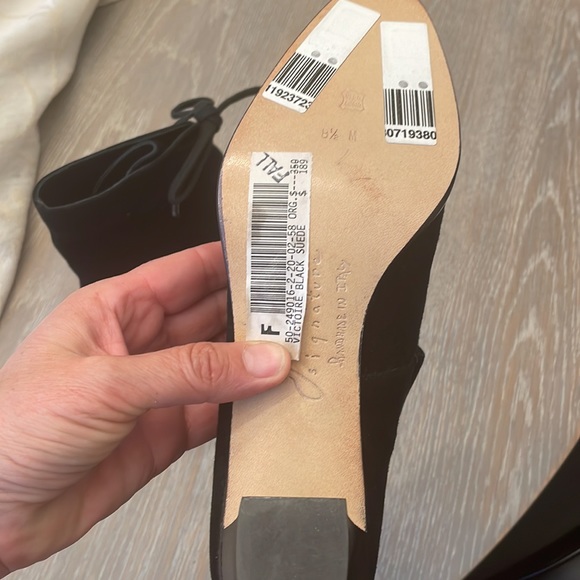 Joan Helpern  suede booties, size 8.5; new - Picture 6 of 7